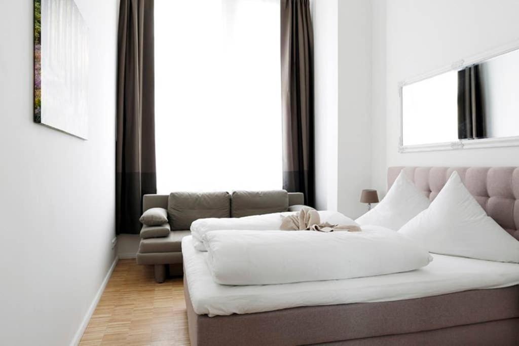 Sc 06 By Rockchair Apartments L Superhost Status L 4 Bedrooms Boxspringbeds 2 Bathrooms Balcony Elevator - Cozy Family & Business Flair Welcomes You! Berlin Bagian luar foto