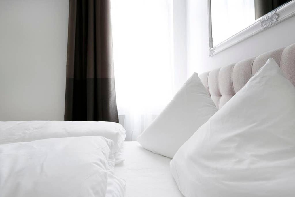 Sc 06 By Rockchair Apartments L Superhost Status L 4 Bedrooms Boxspringbeds 2 Bathrooms Balcony Elevator - Cozy Family & Business Flair Welcomes You! Berlin Bagian luar foto