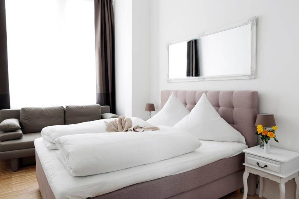 Sc 06 By Rockchair Apartments L Superhost Status L 4 Bedrooms Boxspringbeds 2 Bathrooms Balcony Elevator - Cozy Family & Business Flair Welcomes You! Berlin Bagian luar foto