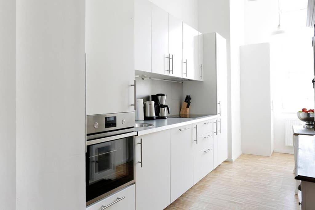 Sc 06 By Rockchair Apartments L Superhost Status L 4 Bedrooms Boxspringbeds 2 Bathrooms Balcony Elevator - Cozy Family & Business Flair Welcomes You! Berlin Bagian luar foto