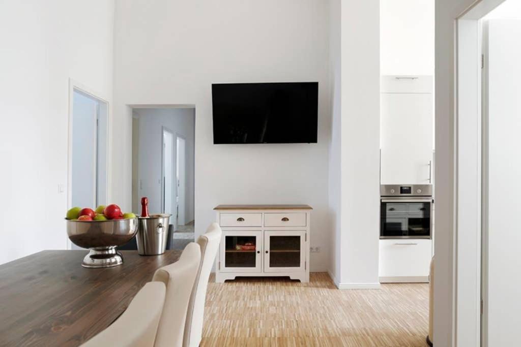 Sc 06 By Rockchair Apartments L Superhost Status L 4 Bedrooms Boxspringbeds 2 Bathrooms Balcony Elevator - Cozy Family & Business Flair Welcomes You! Berlin Bagian luar foto