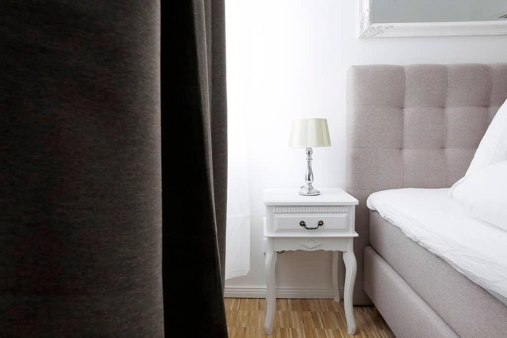 Sc 06 By Rockchair Apartments L Superhost Status L 4 Bedrooms Boxspringbeds 2 Bathrooms Balcony Elevator - Cozy Family & Business Flair Welcomes You! Berlin Bagian luar foto